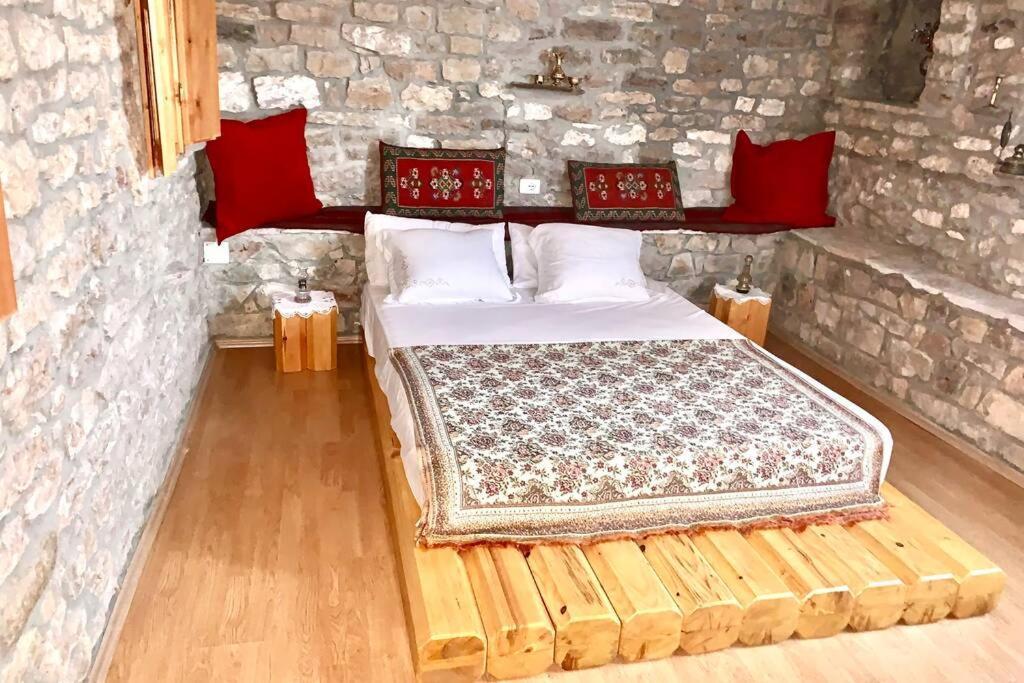 Kubeja Guest House Gjirokaster Exterior photo