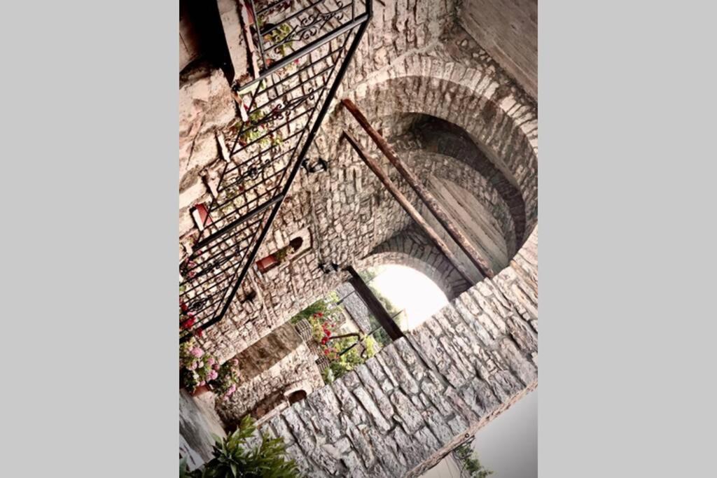 Kubeja Guest House Gjirokaster Exterior photo