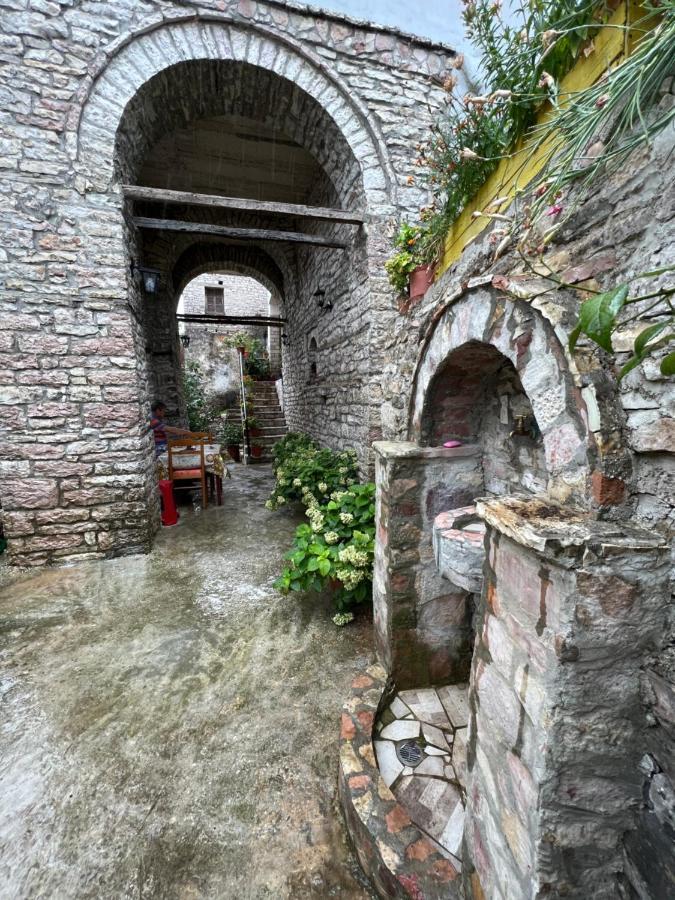 Kubeja Guest House Gjirokaster Exterior photo
