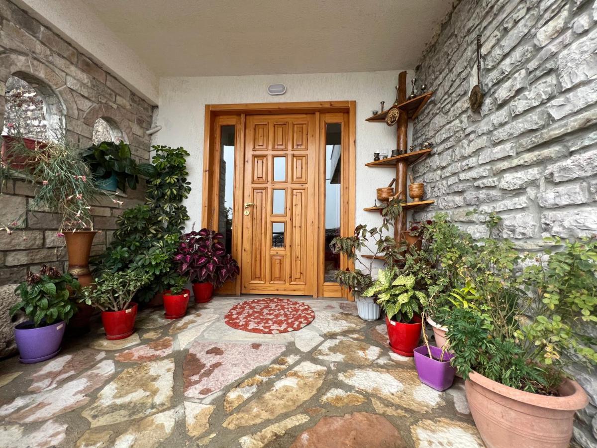 Kubeja Guest House Gjirokaster Exterior photo
